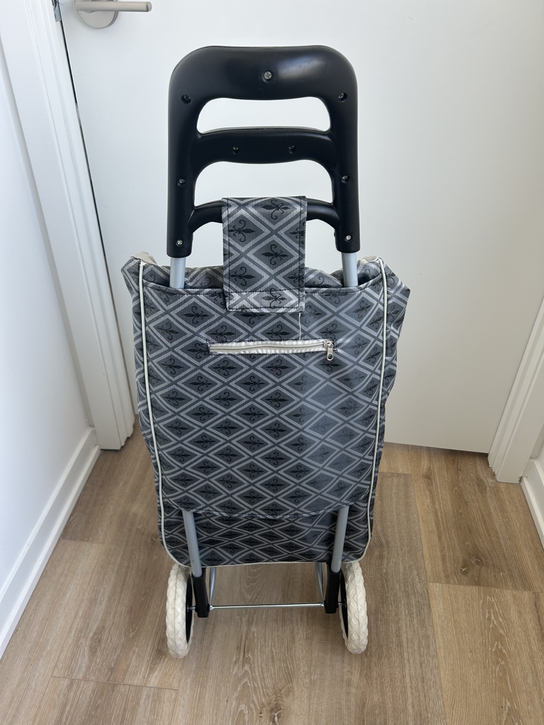 Shopping Cart on Wheels - photo 2