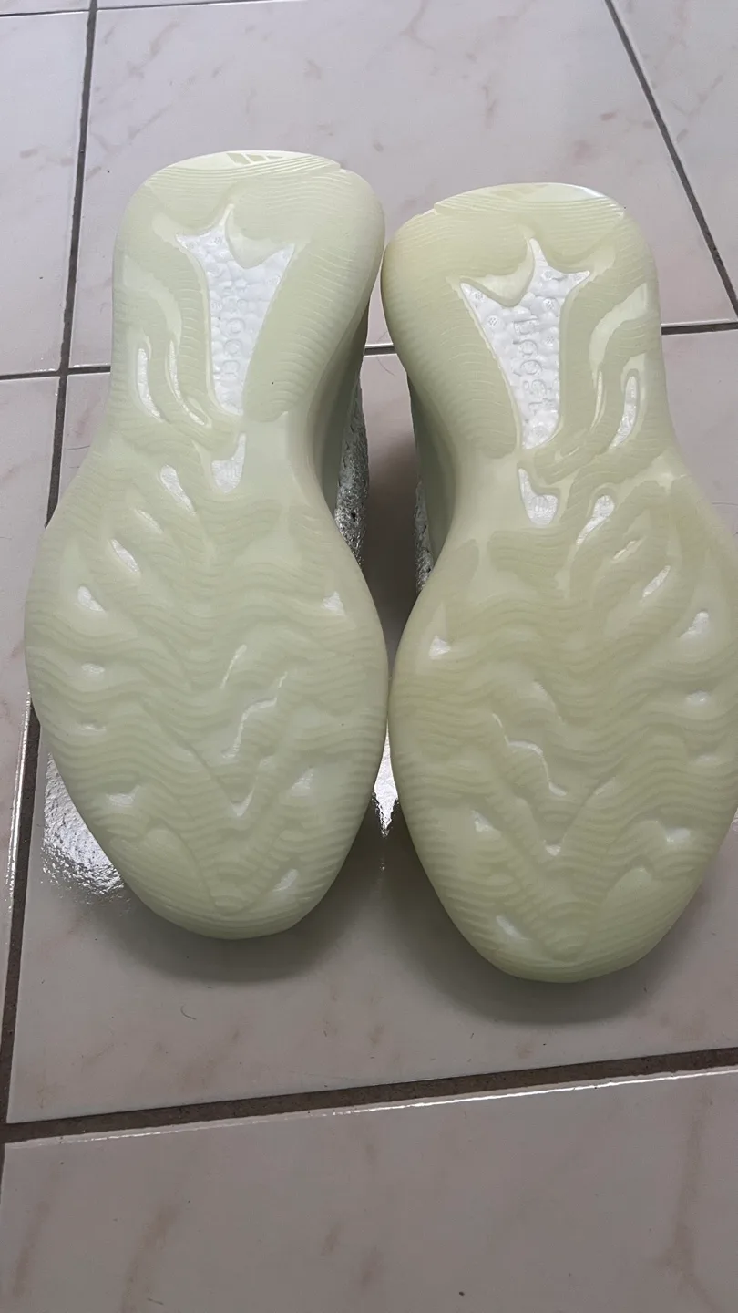 Adidas Yeezy Boost 380 image indicator(3)
