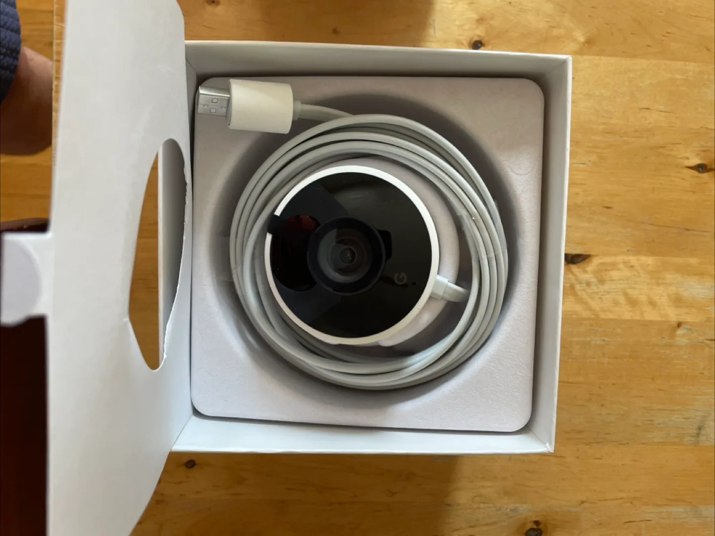 Google Nest Cam Outdoor - New in Box image indicator(3)