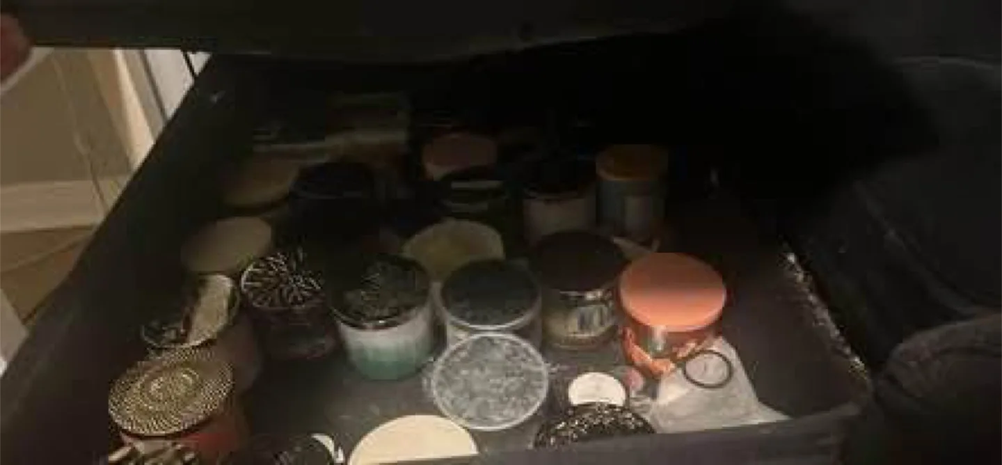 Black Sectional Sofa with Storage image indicator(3)