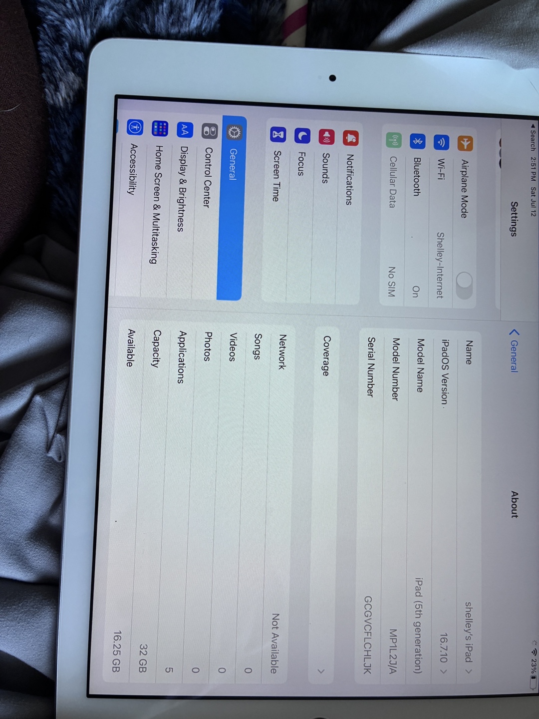 Apple iPad (5th generation) 32GB - photo 3