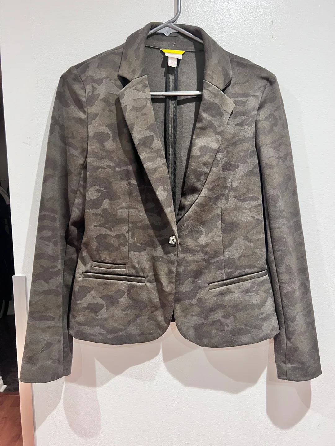 Women’s blazer thumbnail