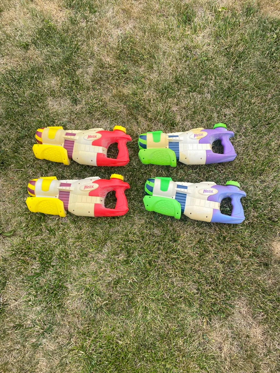 4 Helix Water Guns - Summer Fun! thumbnail