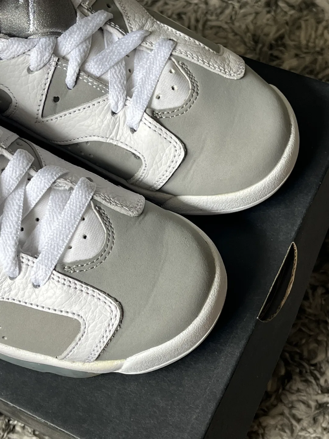 Air Jordan 6 Retro (GS) - Size 4.5Y image indicator(6)