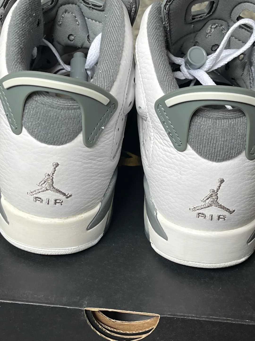 Air Jordan 6 Retro (GS) - Size 4.5Y image indicator(5)