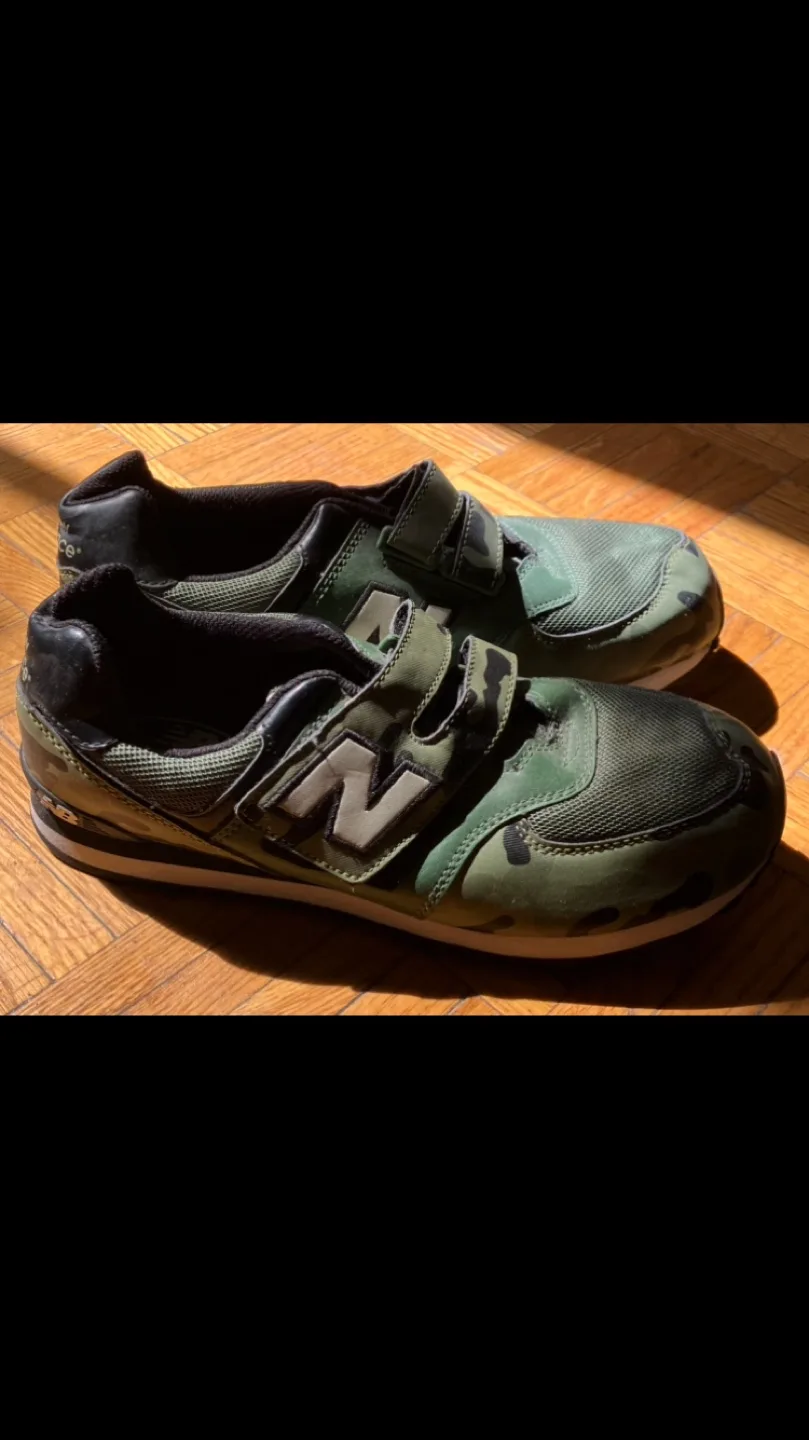 New Balance 574 V1 Camo Sneakers Boys size 7/Womens 8.5-9 👟💚🖤🤎🇨🇦 image indicator(5)