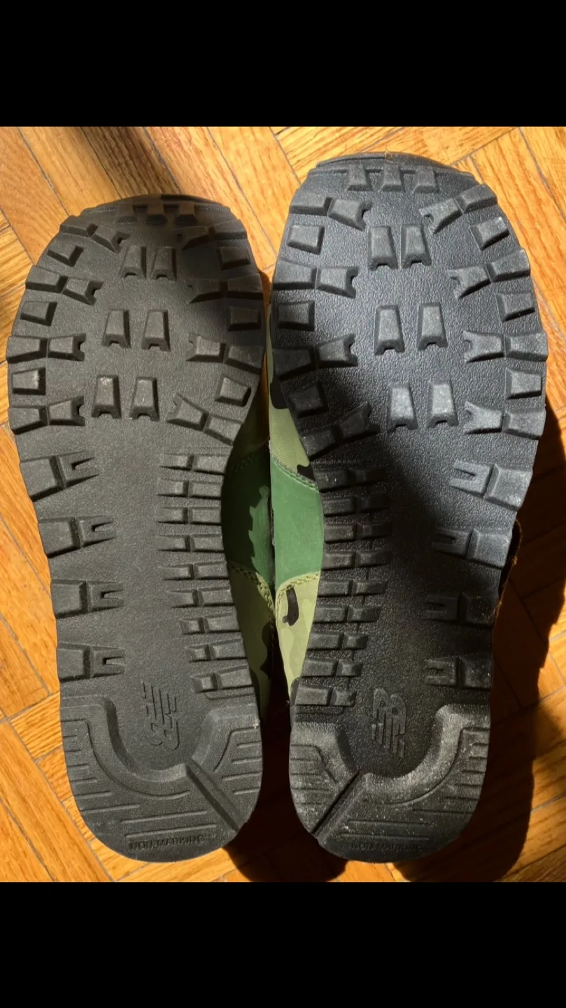 New Balance 574 V1 Camo Sneakers Boys size 7/Womens 8.5-9 👟💚🖤🤎🇨🇦 image indicator(6)