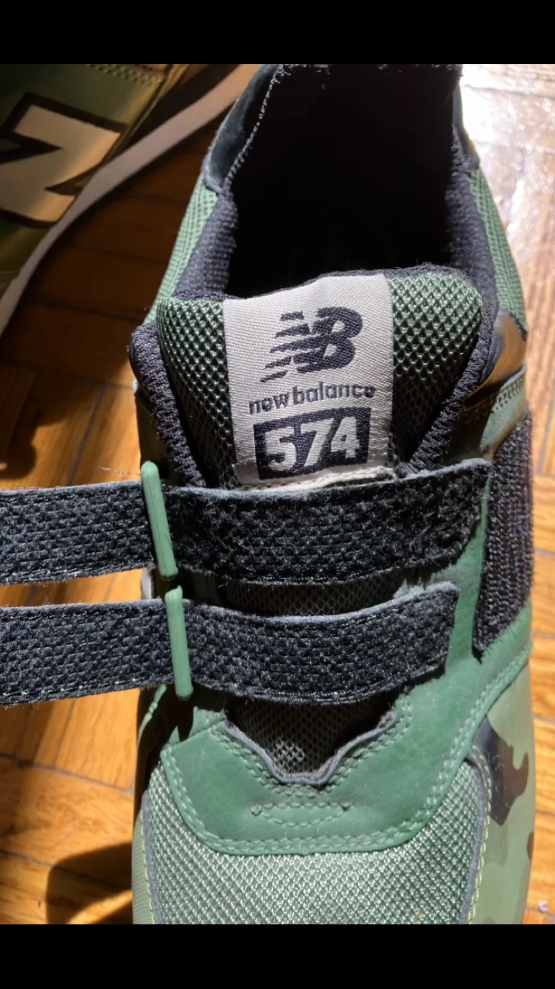 New Balance 574 V1 Camo Sneakers Boys size 7/Womens 8.5-9 👟💚🖤🤎🇨🇦 image indicator(9)