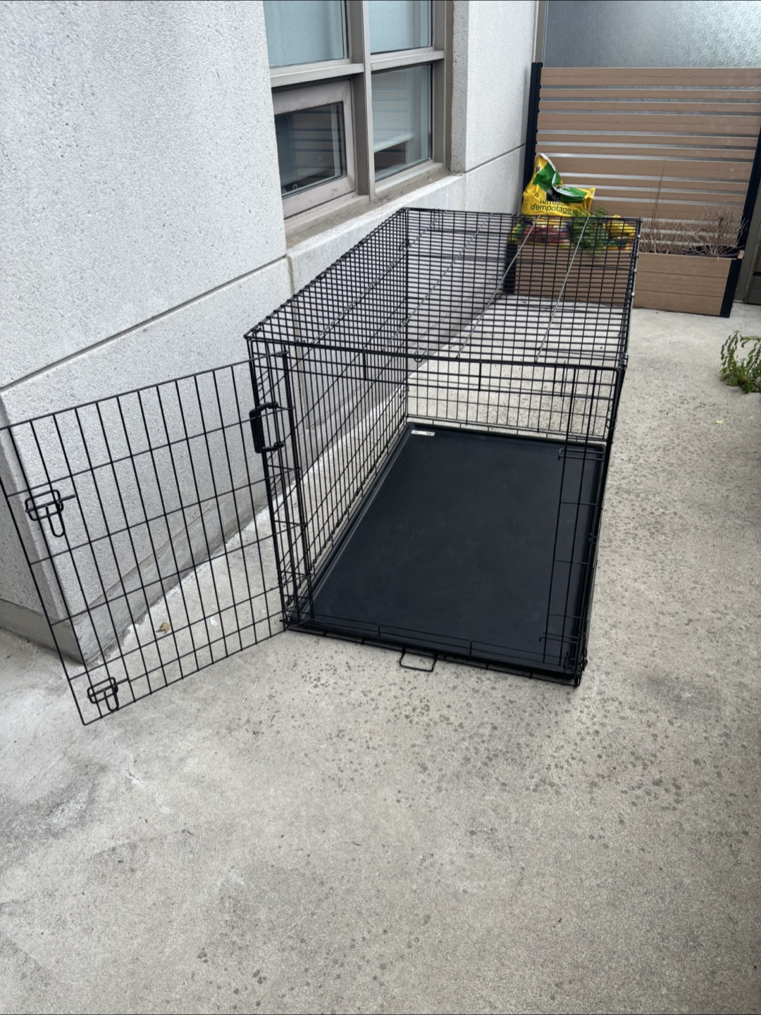 Black Wire Dog Crate