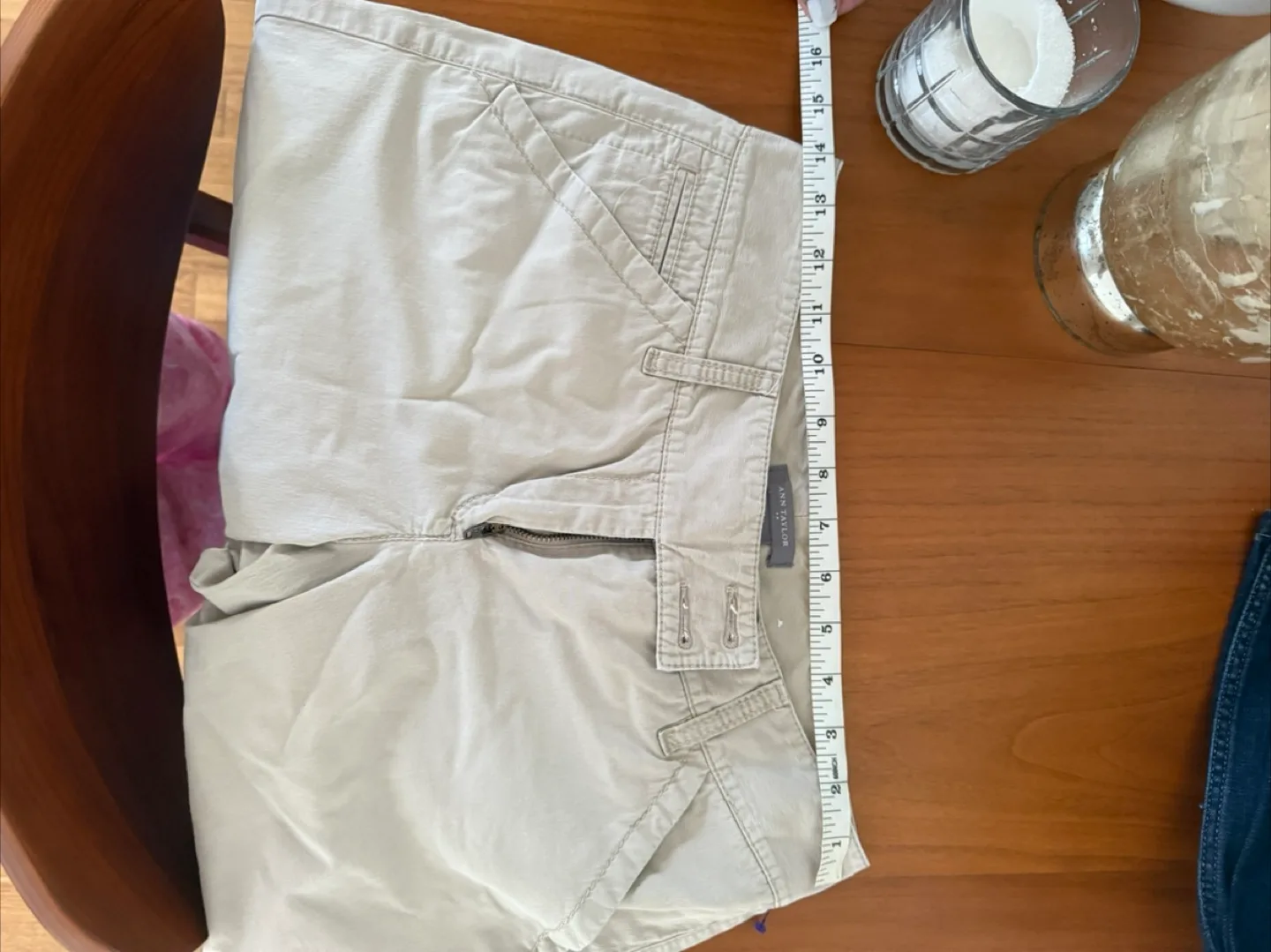Ann Taylor crop Beige Pants - Size 0 image indicator(4)