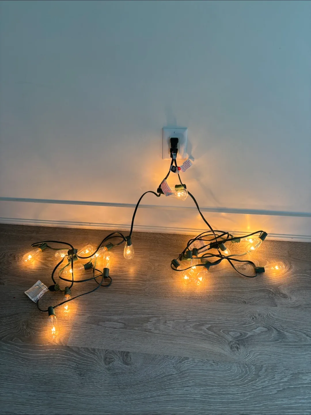 FREE - 2 strands of outdoor string lights thumbnail