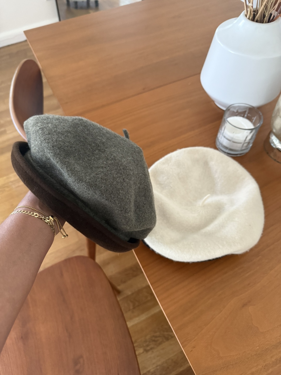 Two Berets - Cream and Green - photo 2