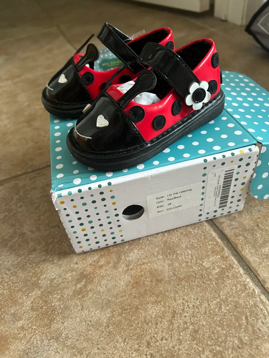 Wee Squeak Lily the Ladybug Shoes - Size 6W image indicator(4)