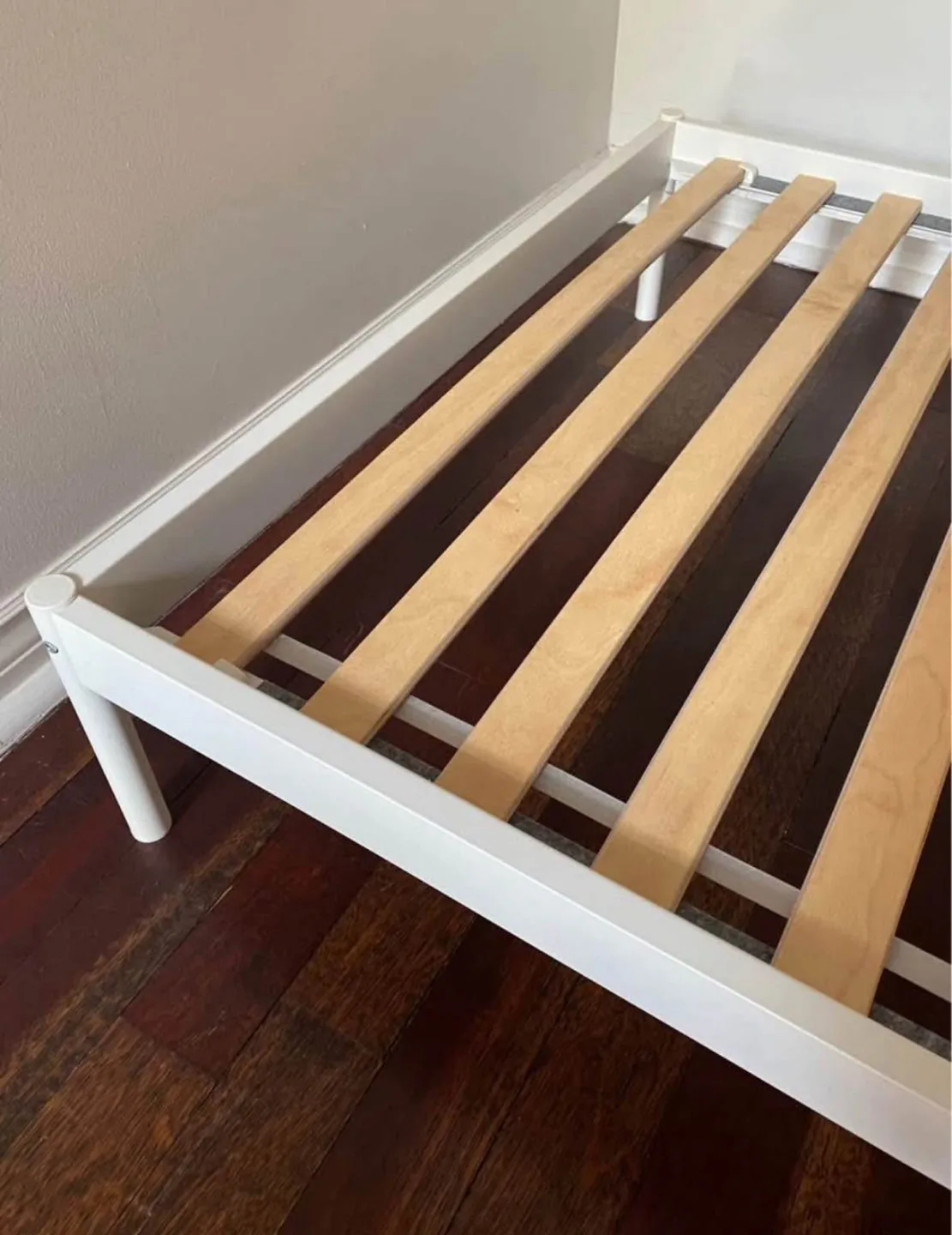 Ikea twin White Bed Frame - Twin (Delivery available) image indicator(2)