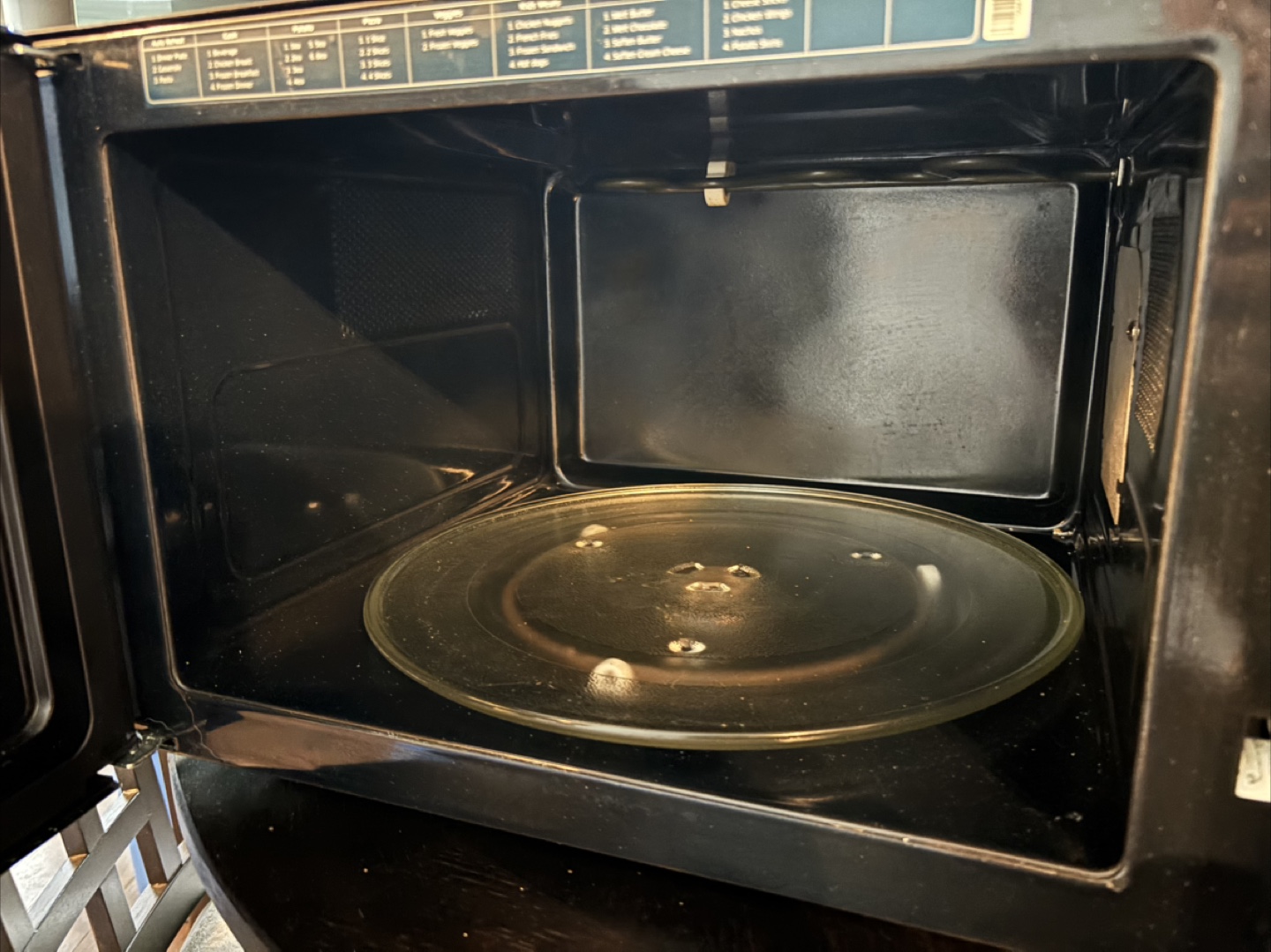 Samsung Microwave - Great Condition! - photo 2