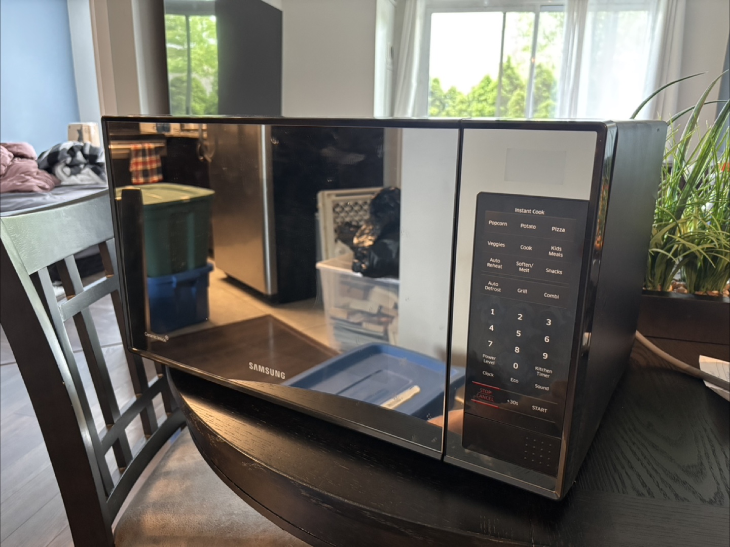 Samsung Microwave - Great Condition!