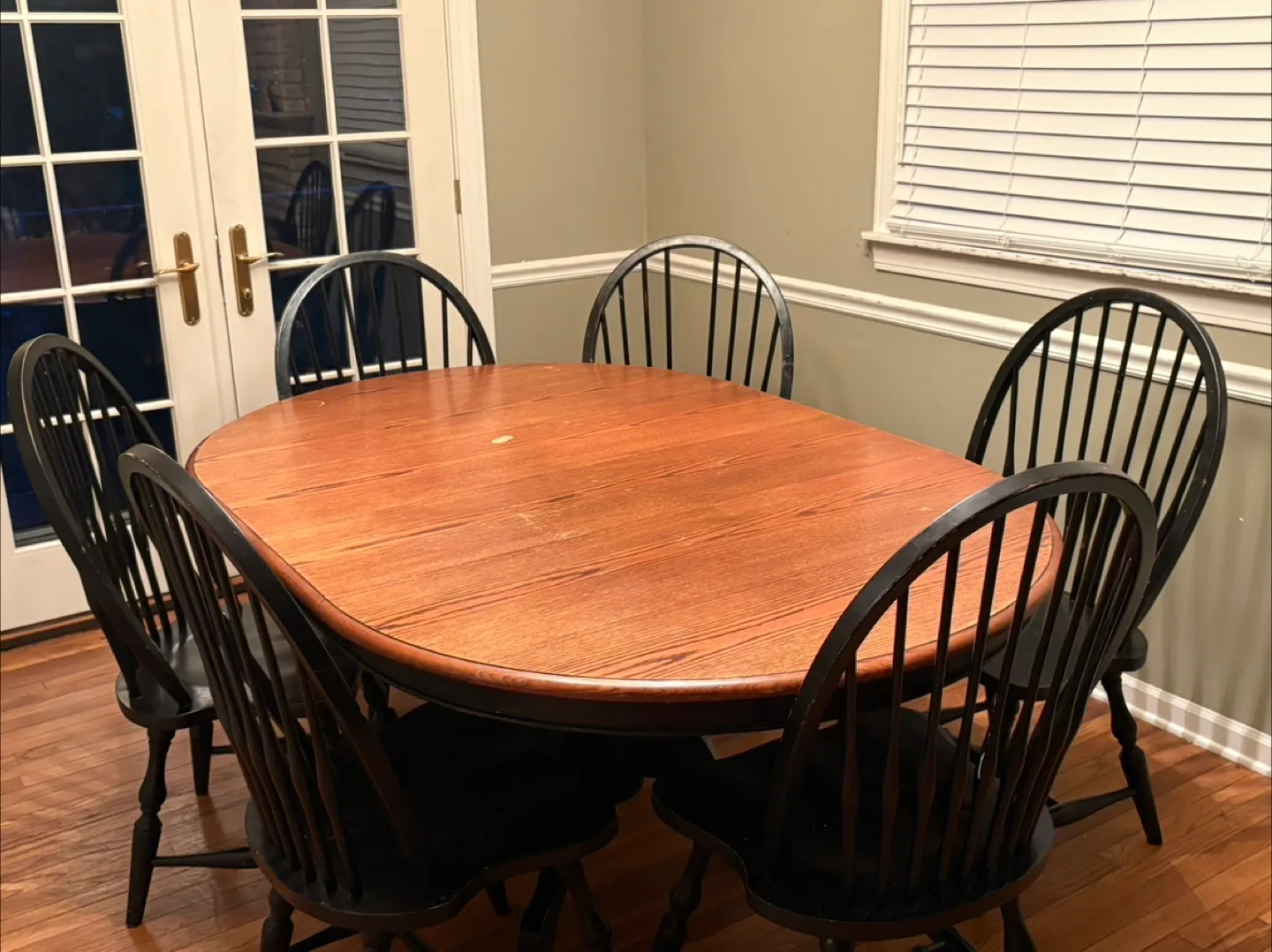 Table and chair set