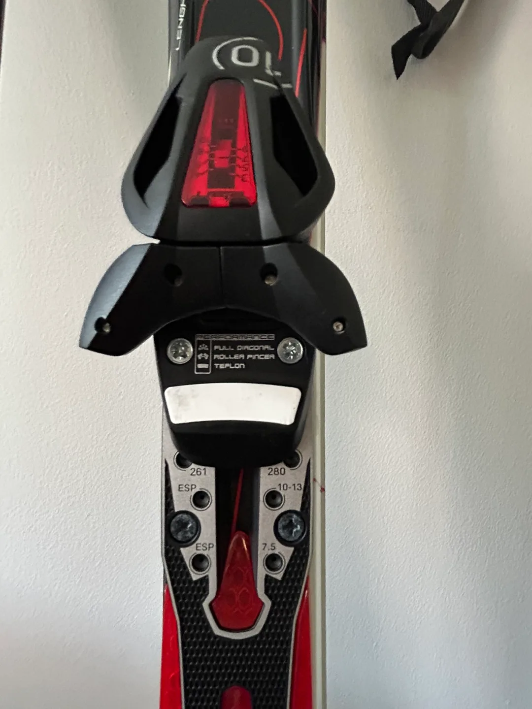 Elan - male skis. 67” black/red. Poles and carrying bag included image indicator(4)