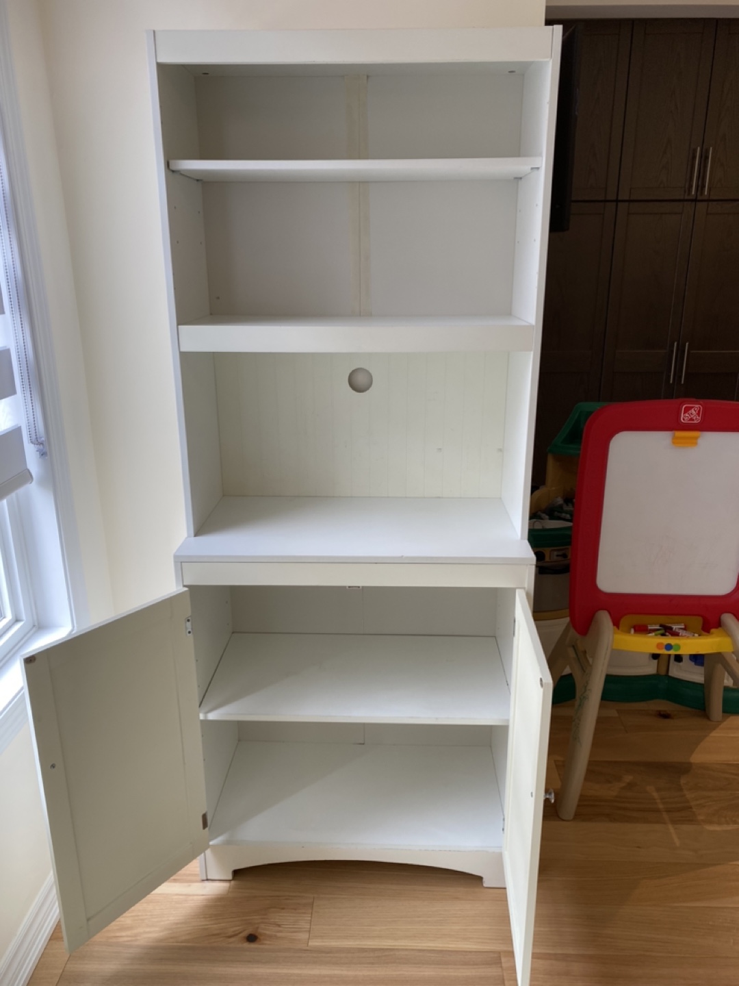 Free white cabinet - photo 2