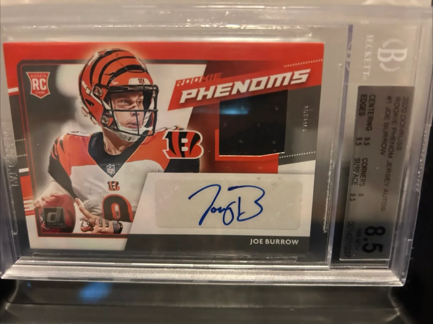 2020 Donruss Joe Burrow Rookie Phenom Jersey Auto Card thumbnail