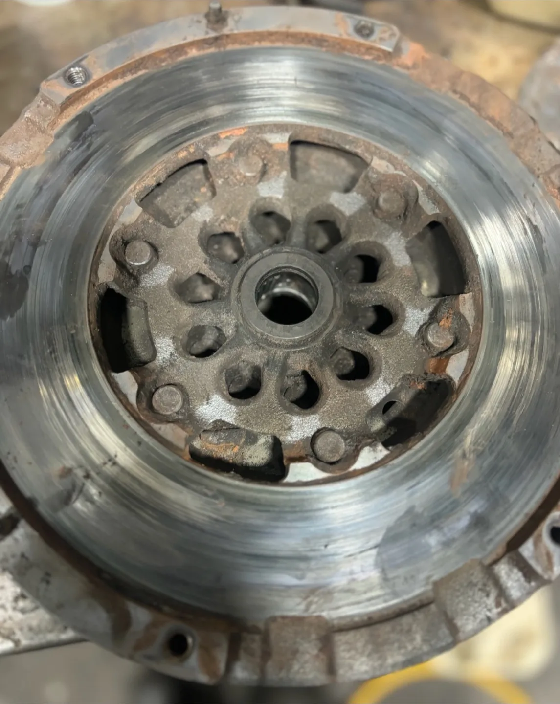 I am Looking Audi A5 2012 Manual Clutch Fly Wheel thumbnail