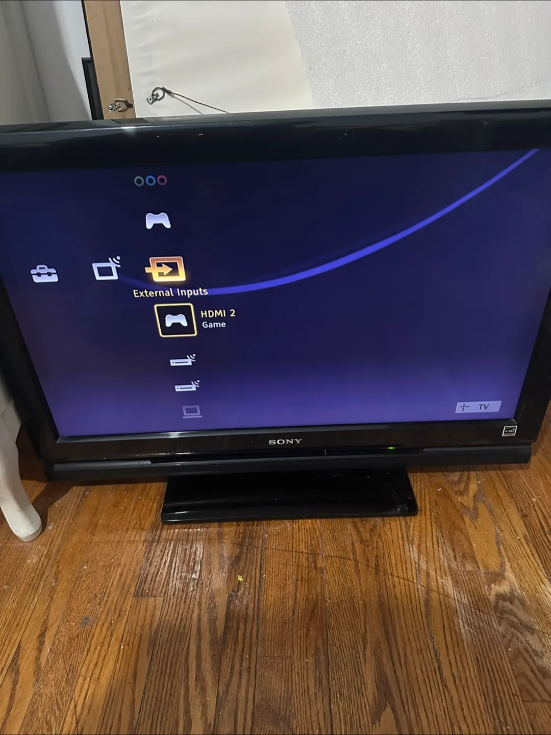 Sony Bravia 32" LCD Digital Colour TV thumbnail