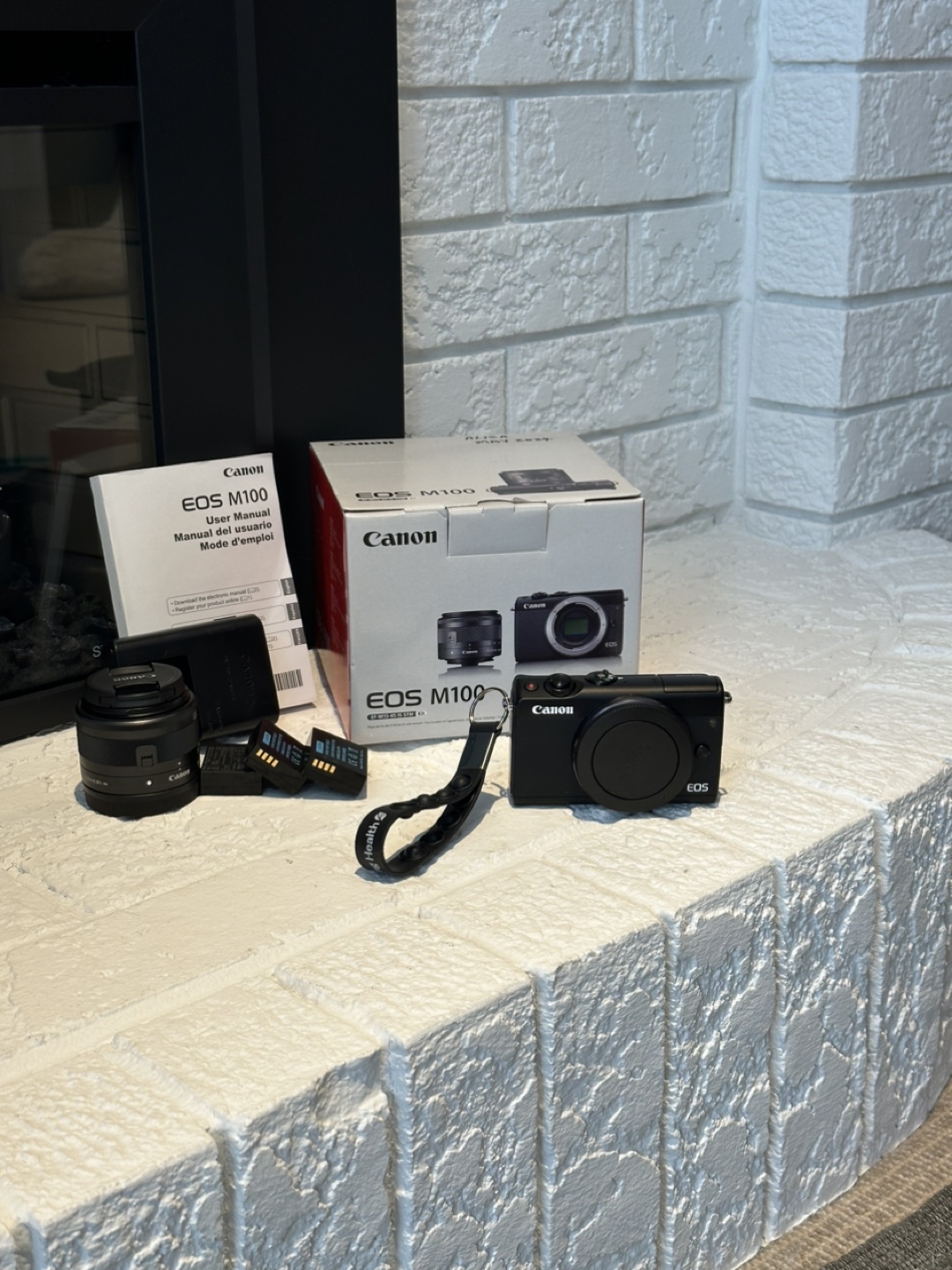 Canon EOS M100 Camera with 15-45mm Lens, Black