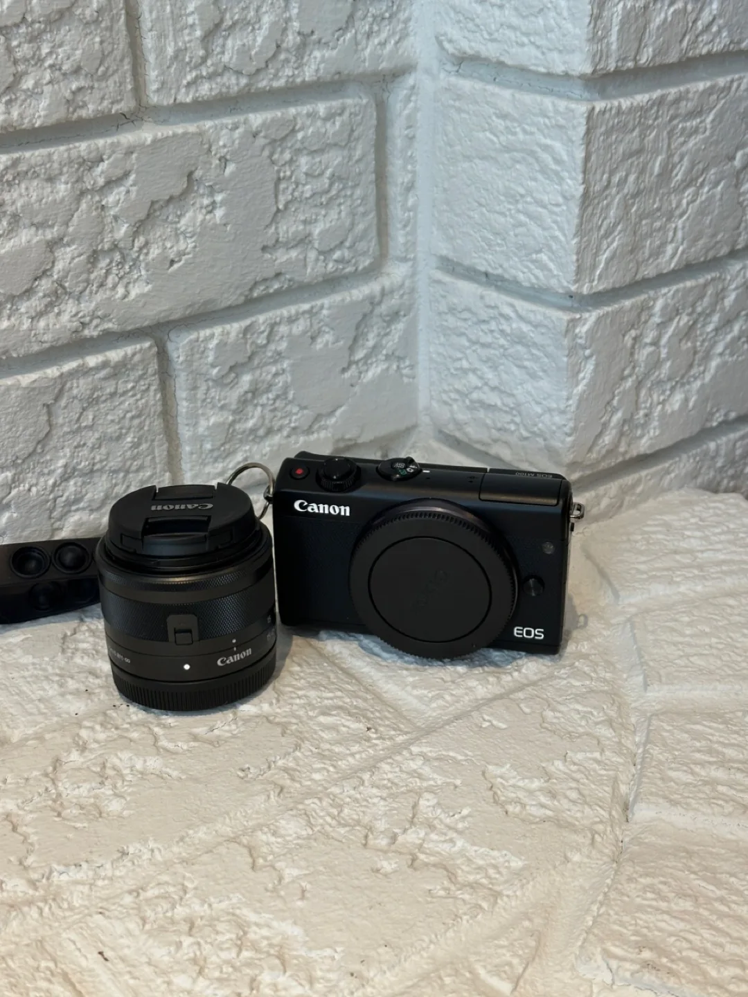Canon EOS M100 Camera with 15-45mm Lens, Black image indicator(2)