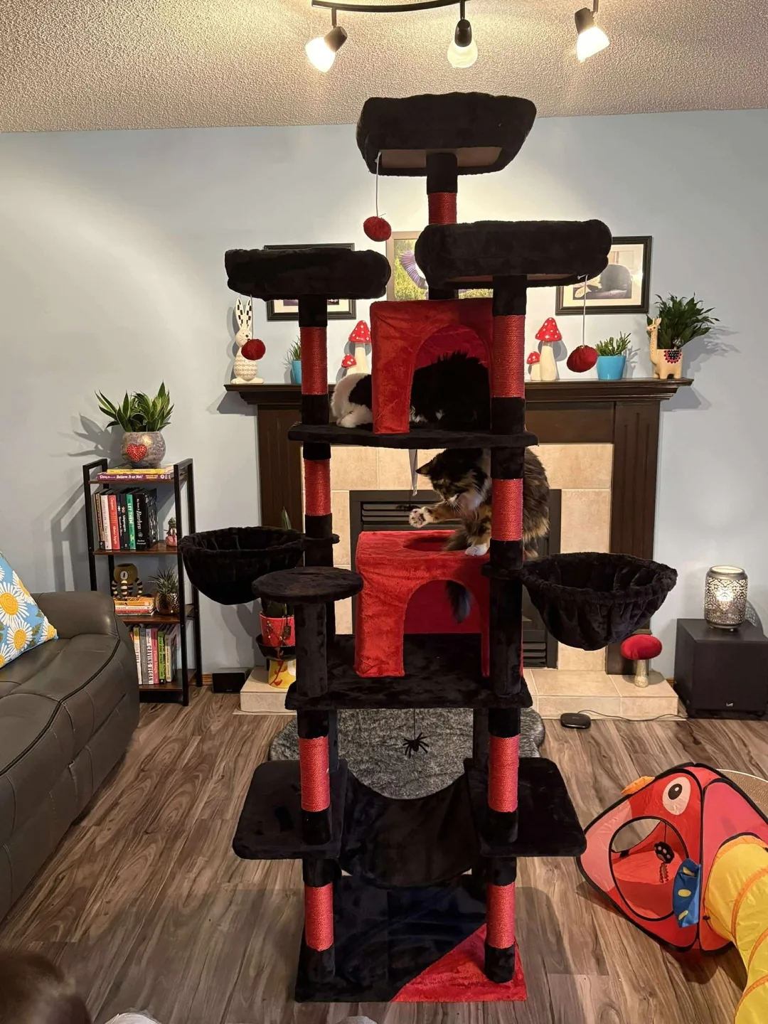 80” Cat Tree / Cat Tower – Gothic Style – for Large Cats image indicator(5)