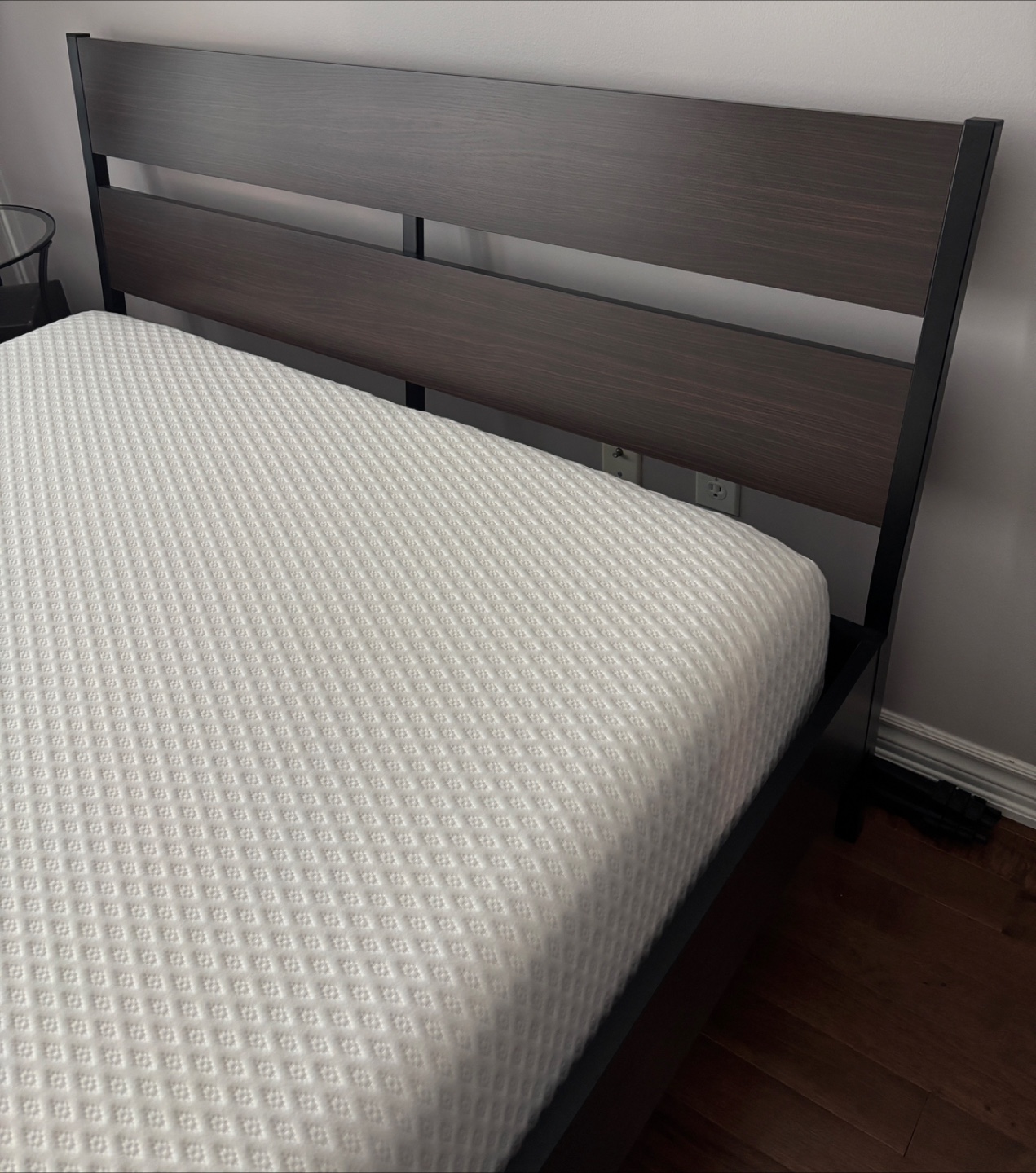 IKEA Malm Bed Frame & foam mattress - Queen Size - photo 3