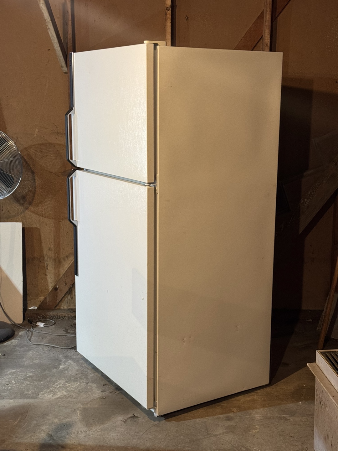 White Refrigerator - photo 2