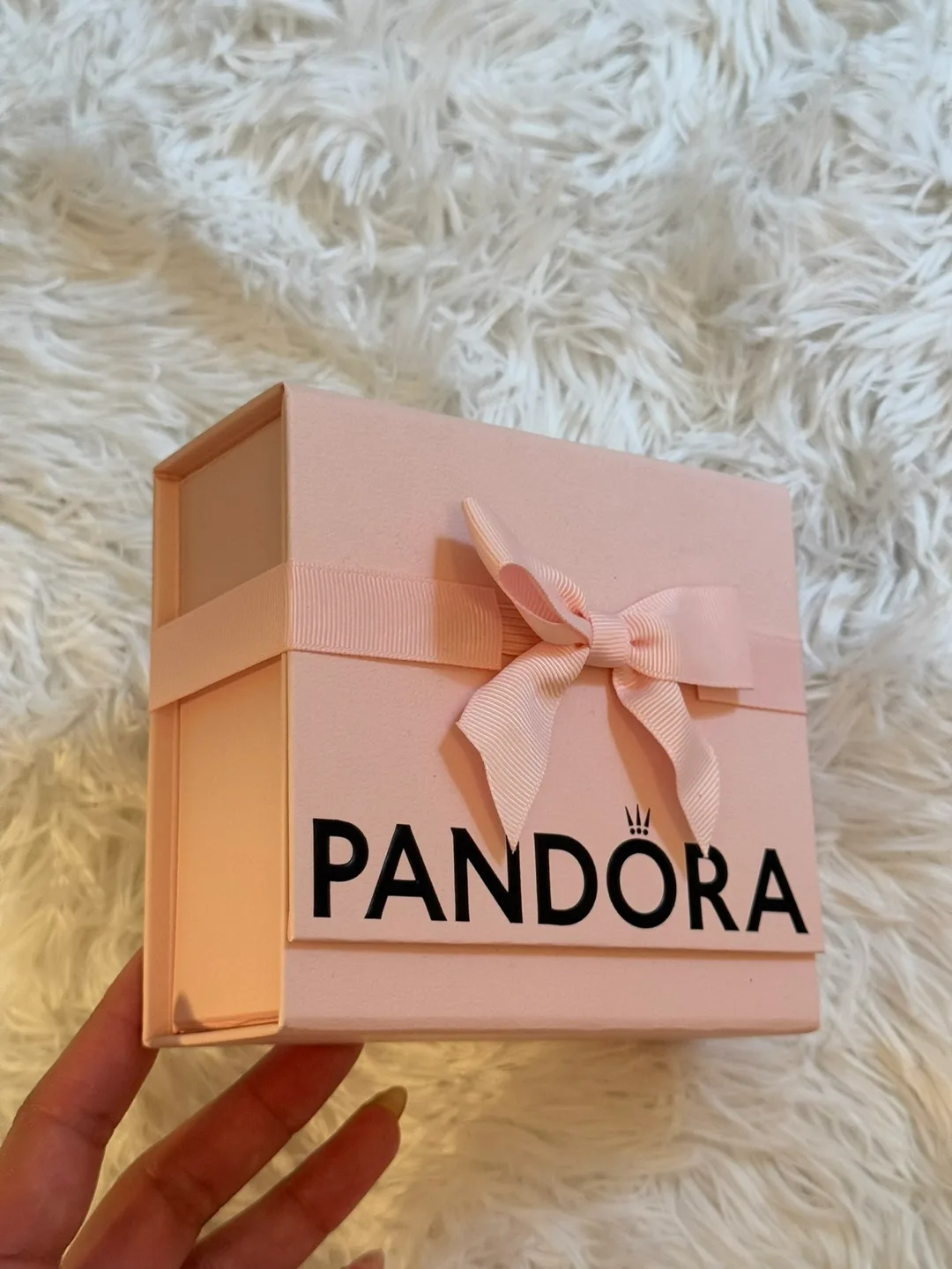 Pandora Pink Jewelry Box thumbnail