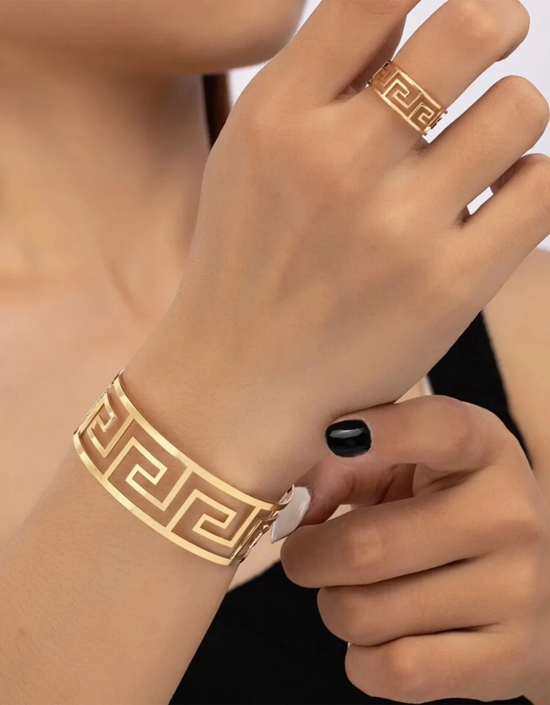 Gold Greek Key Bracelet and Ring Set image indicator(2)