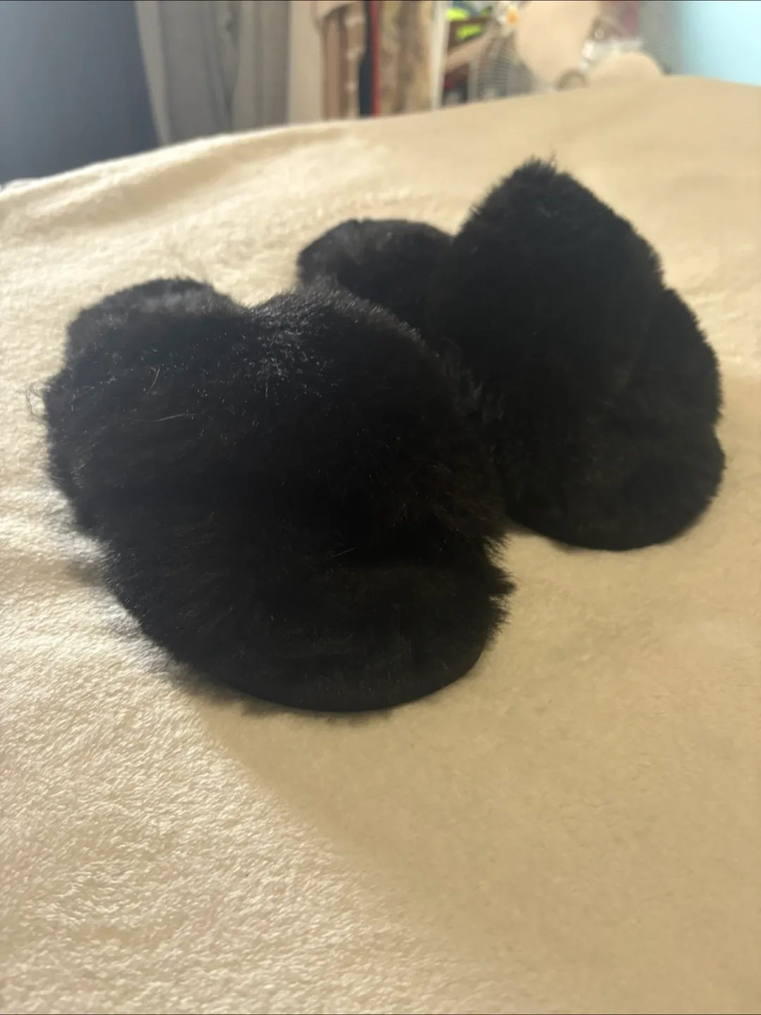 Nine West Black Fuzzy Slippers image indicator(3)