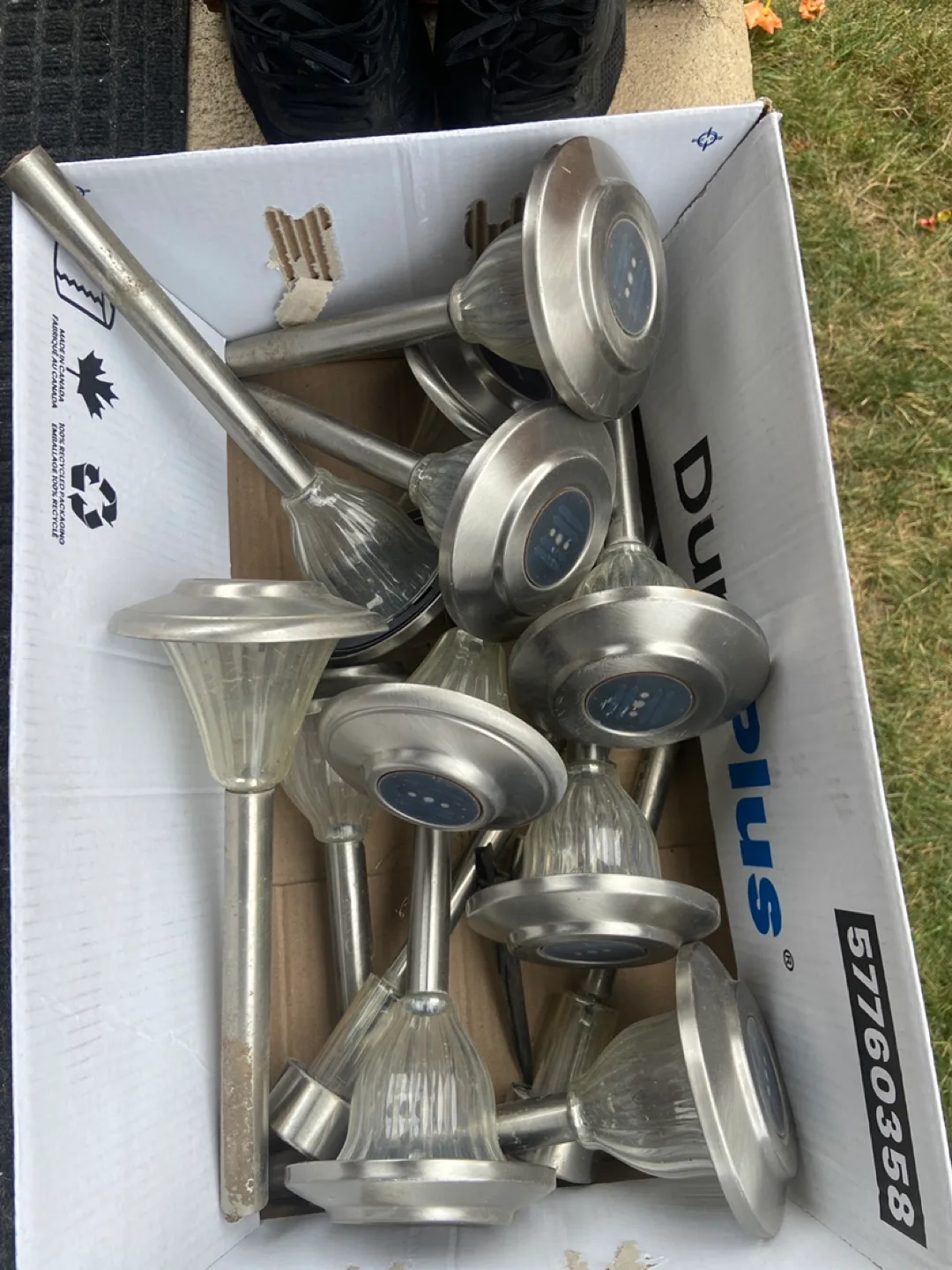 Dura Plus Solar Garden Lights -FREE thumbnail