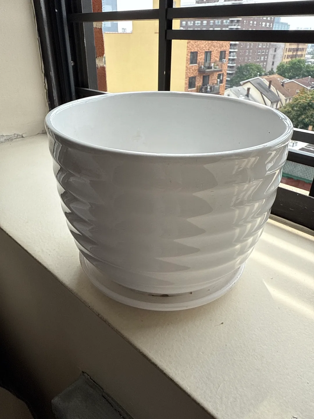 White Ceramic Plant Pot thumbnail