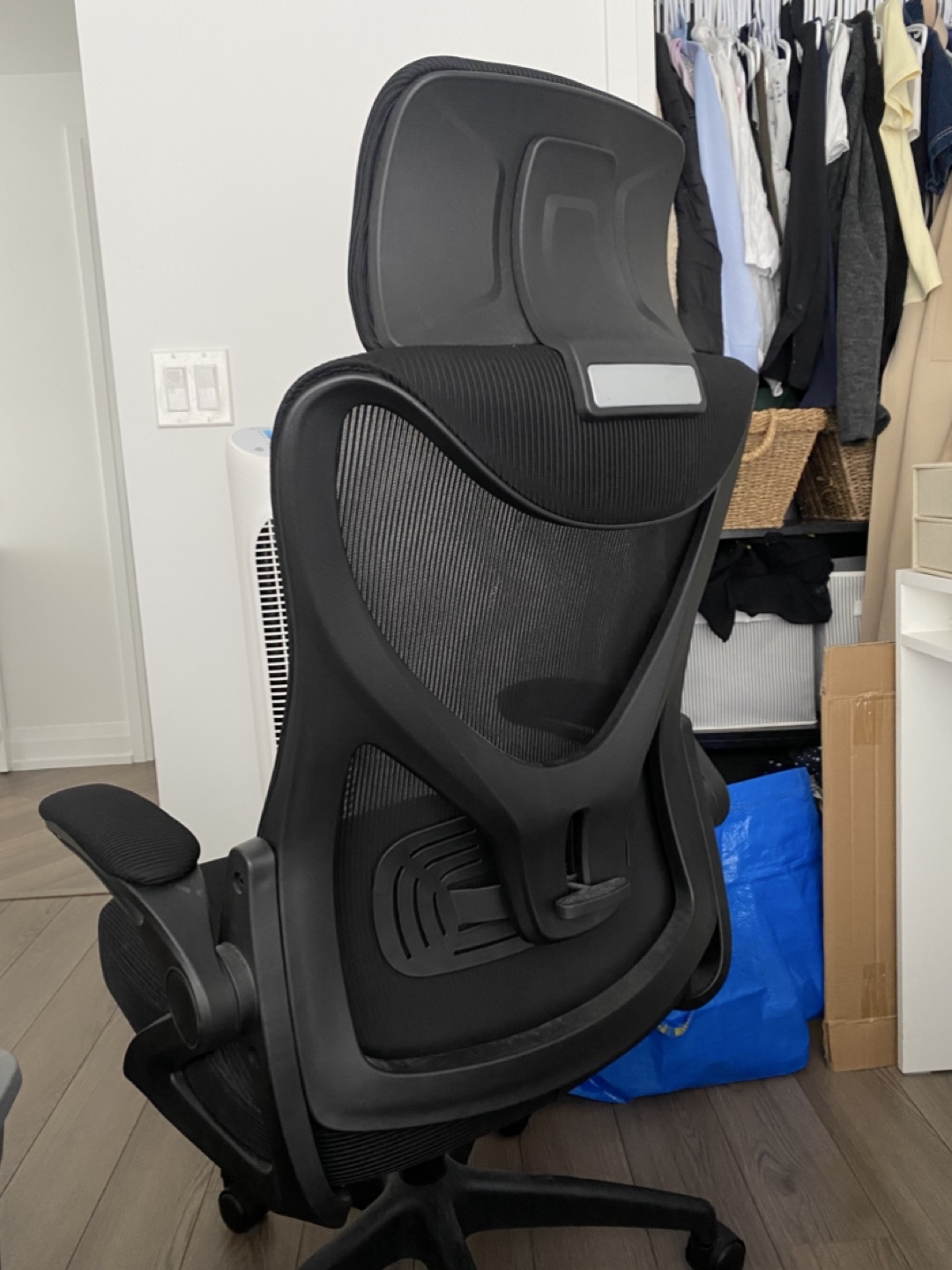 Ergonomic Office Chair - Black - photo 2