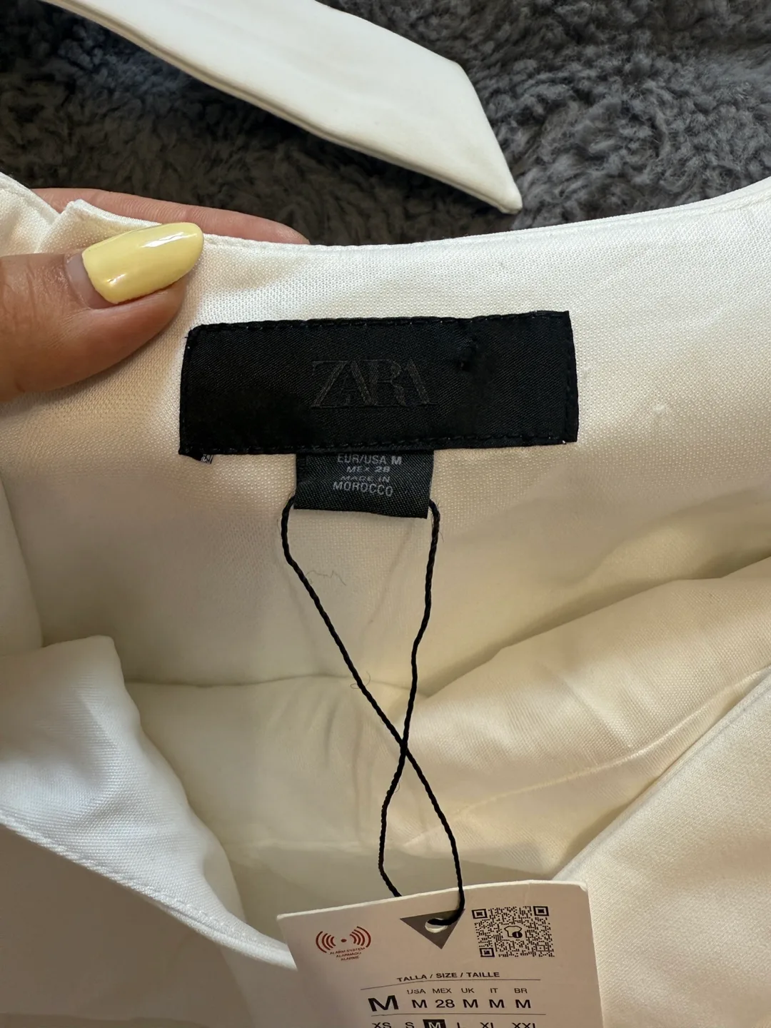 Zara White Top - Size M image indicator(5)