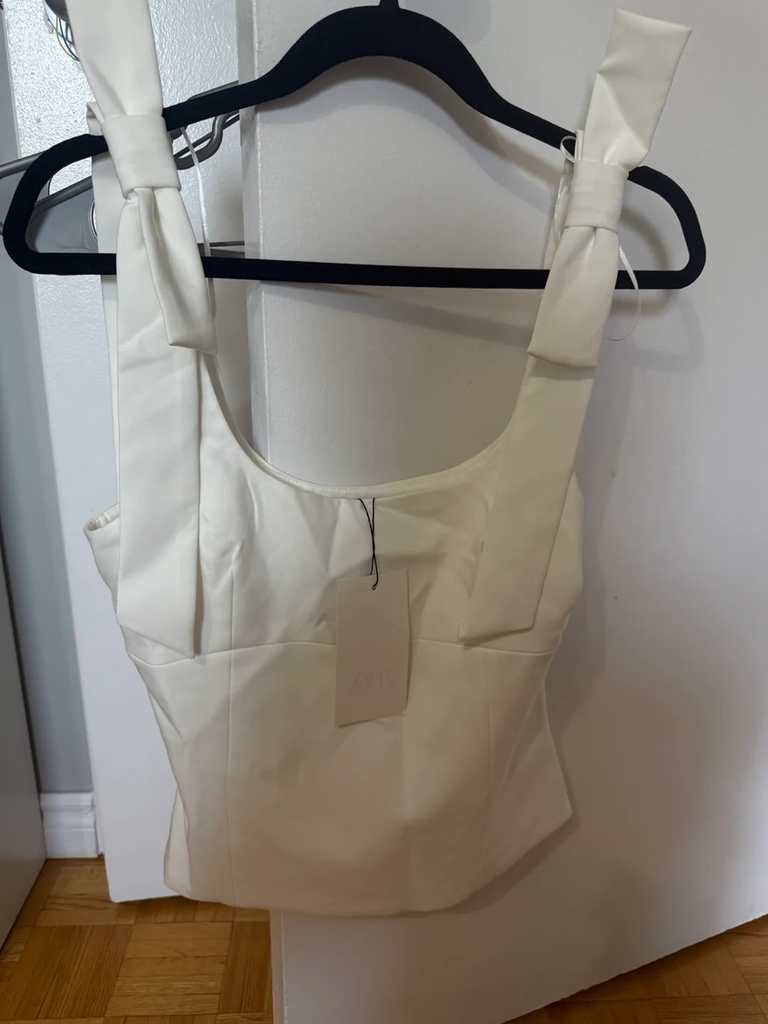 Zara White Top - Size M thumbnail