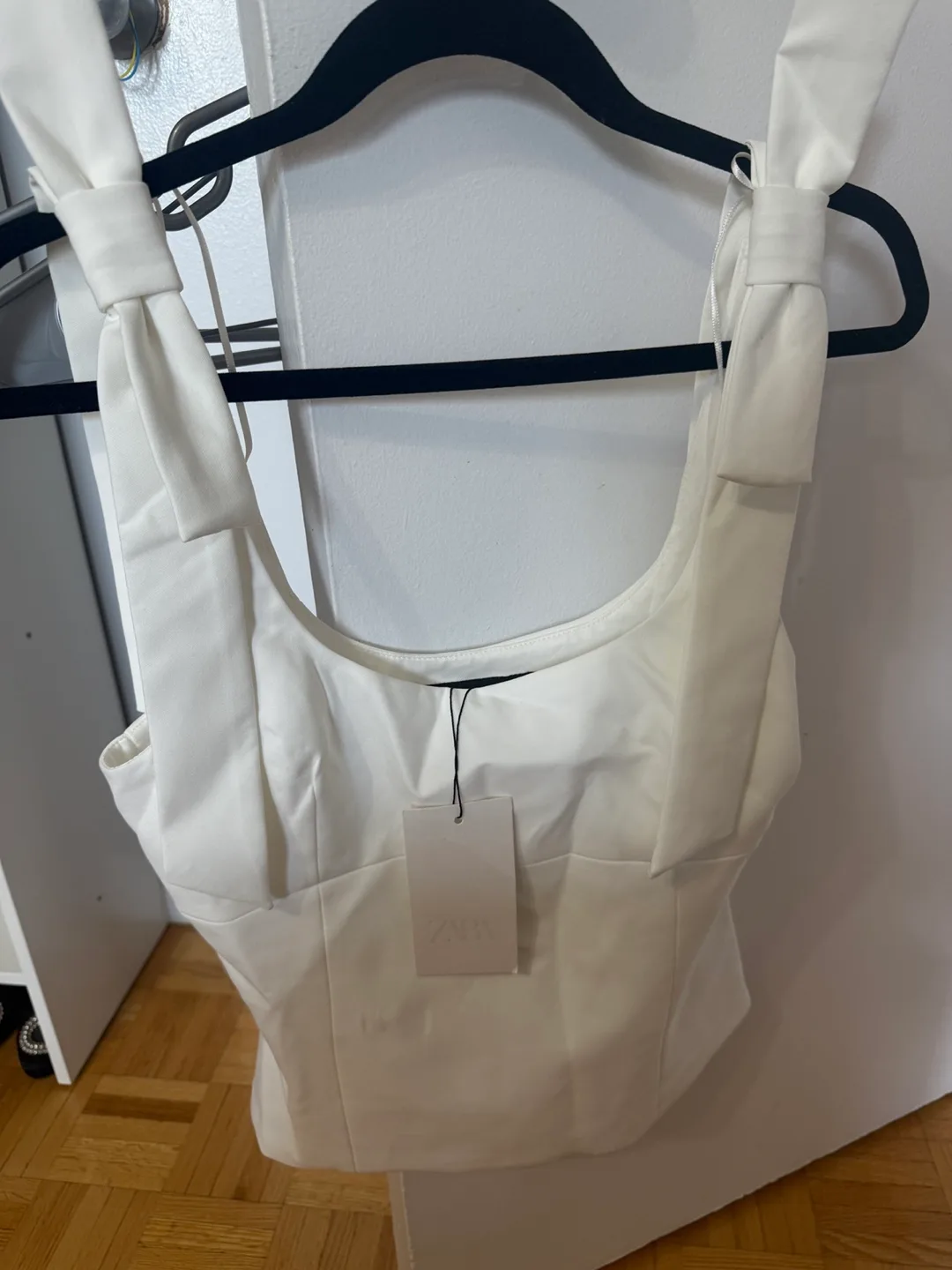 Zara White Top - Size M image indicator(2)