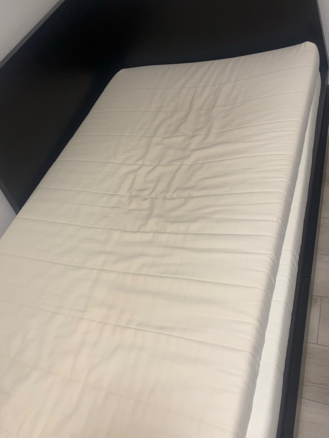 Moving Sale - IKEA FLEKKE Daybed with 2 Drawers & 2 Mattresses - photo 4