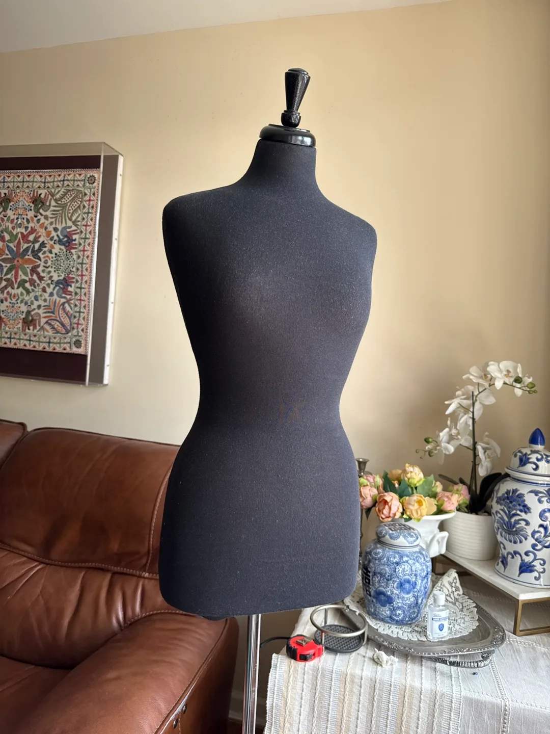 Black Mannequin thumbnail