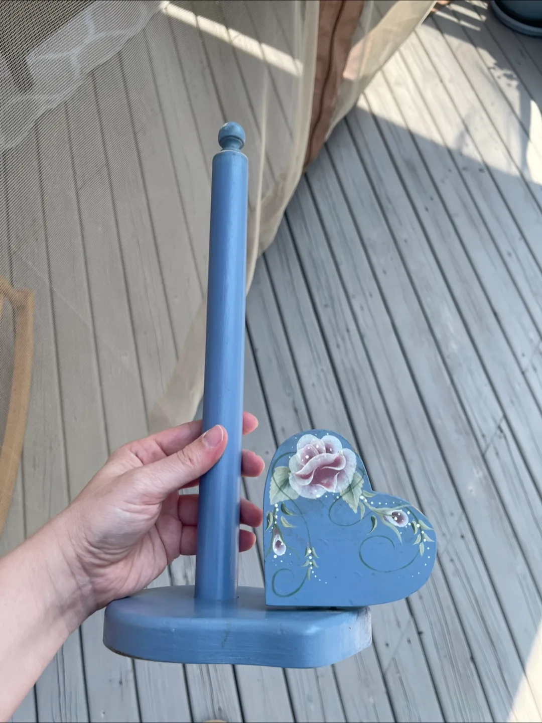 Blue Wooden Paper Towel Holder with Heart image indicator(5)