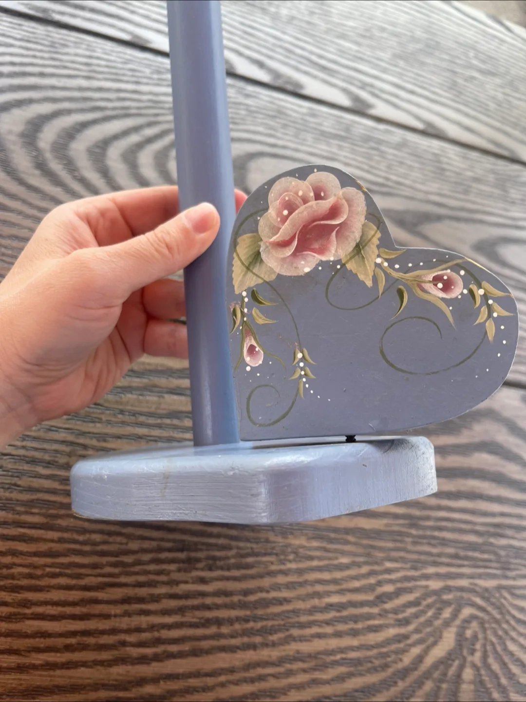 Blue Wooden Paper Towel Holder with Heart image indicator(2)