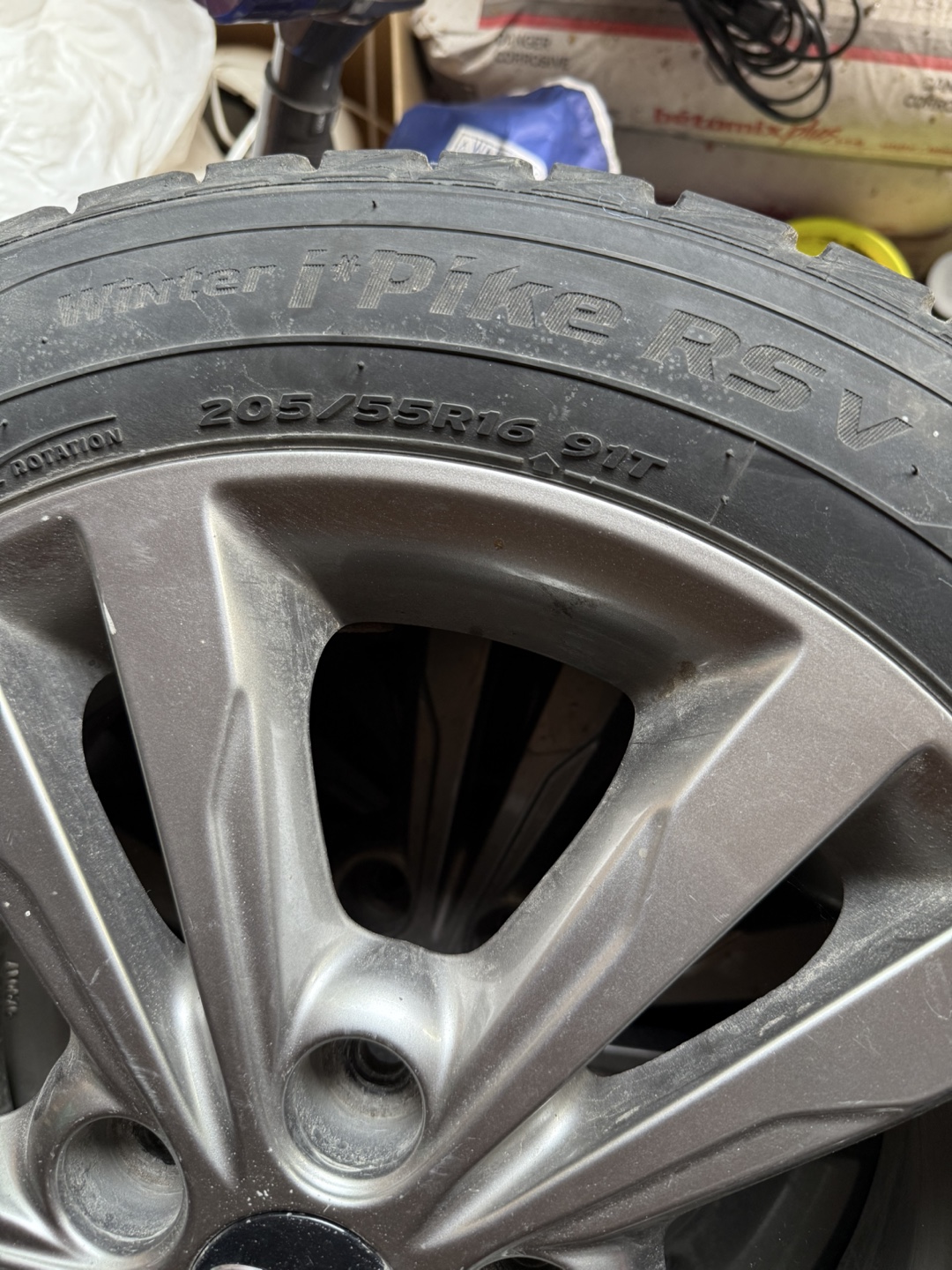 Hyundai Elantra Winter Tires with Rim - photo 2