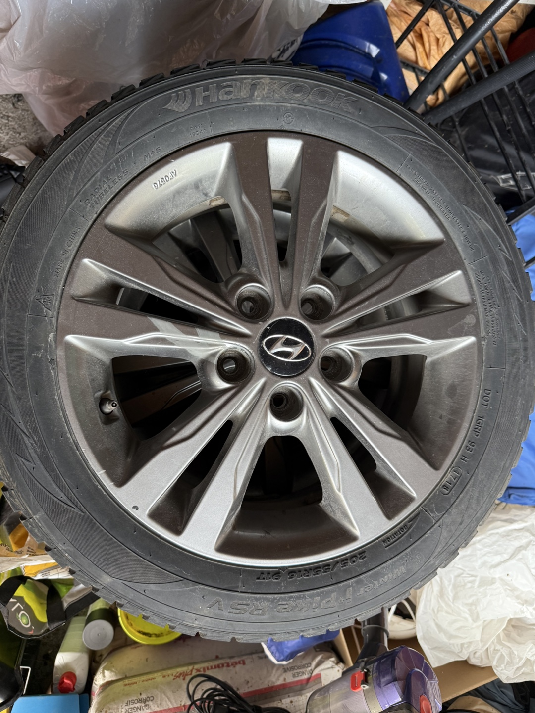 Hyundai Elantra Winter Tires with Rim - photo 3