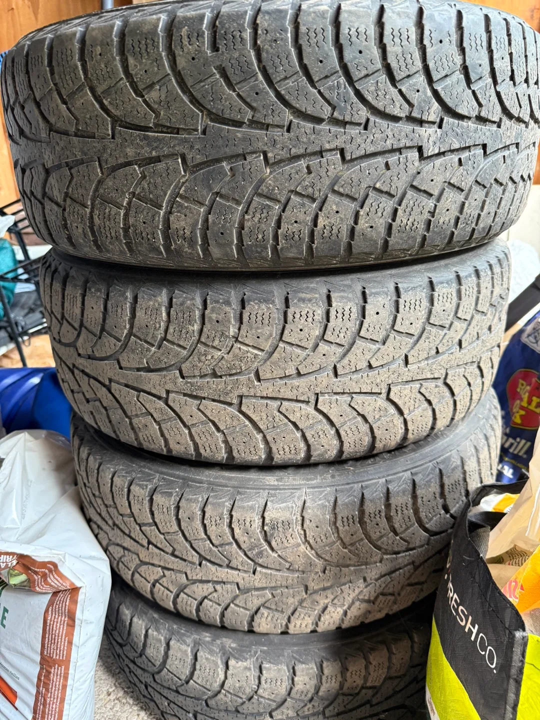 Hyundai Elantra Winter Tires with Rim thumbnail