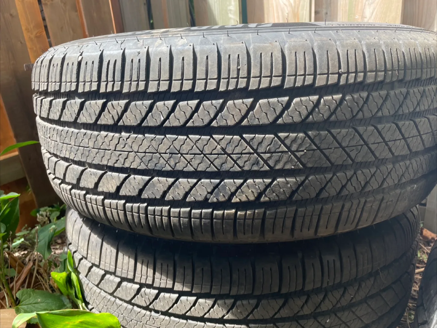 Bridgestone Alenza 265/60R18 Tires - Set of 4 image indicator(2)