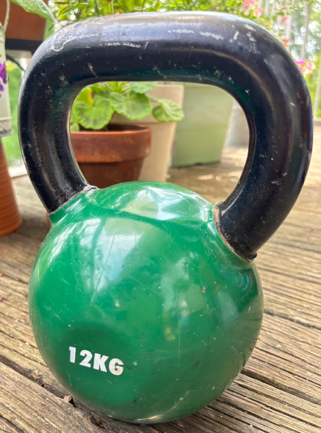12KG / 26.455 Pound Rubber Coated Kettlebell — Green, Like New image indicator(2)