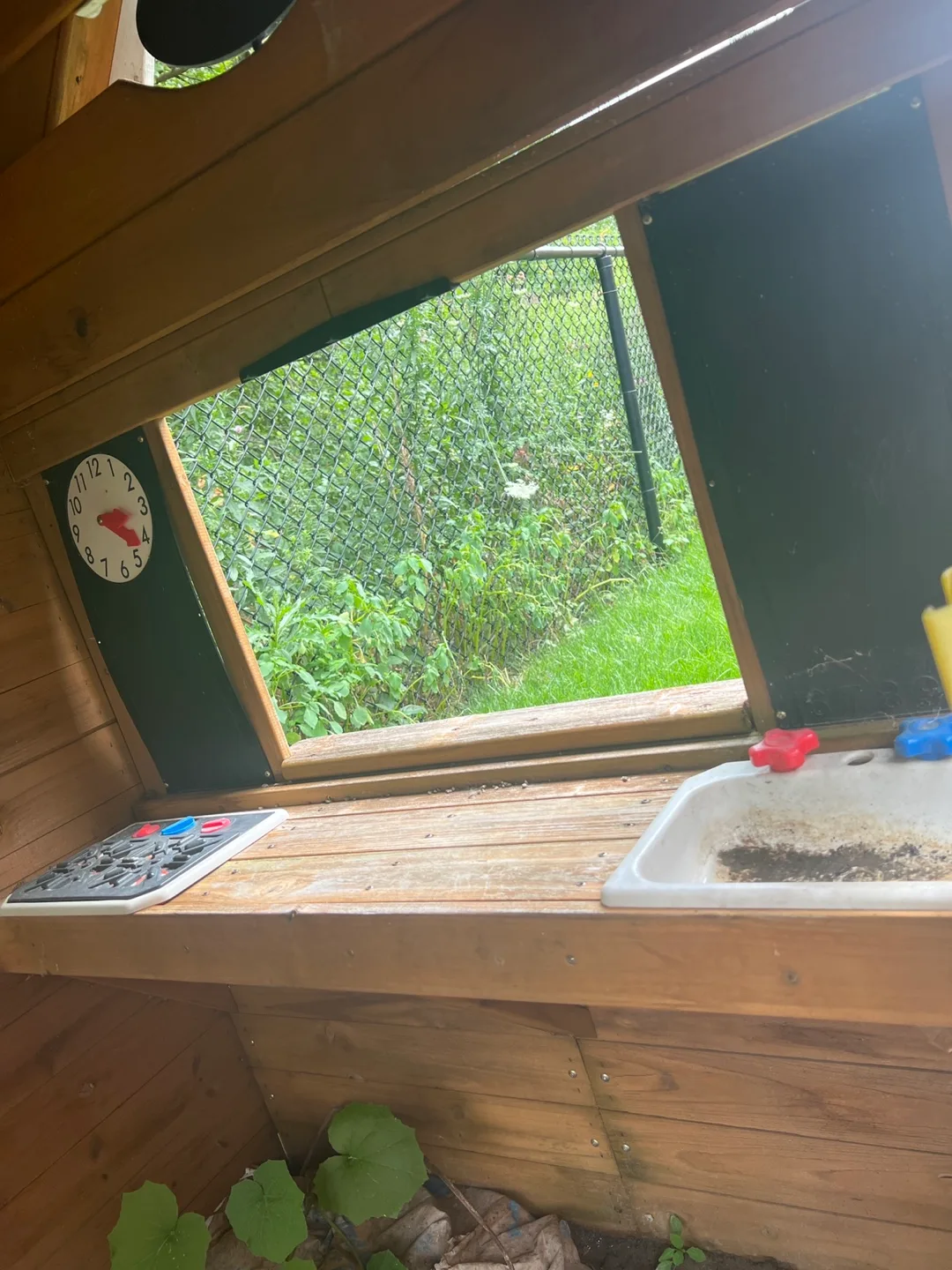 Kids Wooden Playhouse image indicator(4)